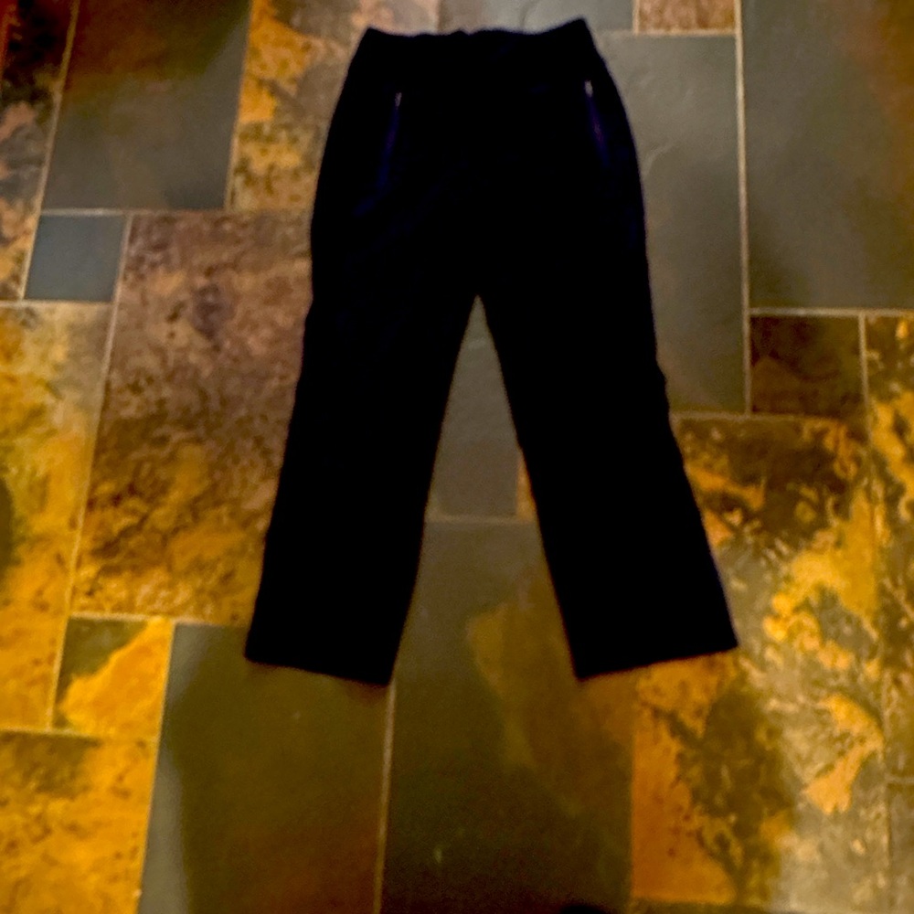 Athleta woMen's black Joggers 8 zipper pockets
